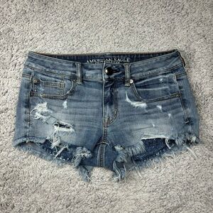 American Eagle Shorts Womens 6 Shortie 360 Super Stretch Light Wash Distressed
